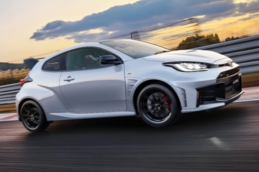 RZ“High performance” + Aero performance package［GR-DAT（8AT・4WD）］